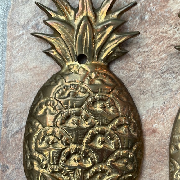 Set of 2 Vintage Brass Pineapple Wall Sconces - Picture 4 of 7